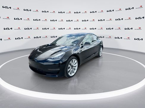 Used 2019 Tesla Model 3 Standard Range Plus image 4