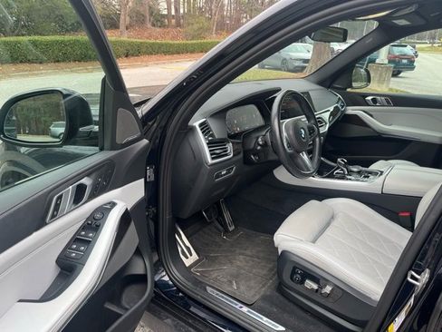 Used 2023 BMW X5 xDrive40i w/ M Sport Package image 4