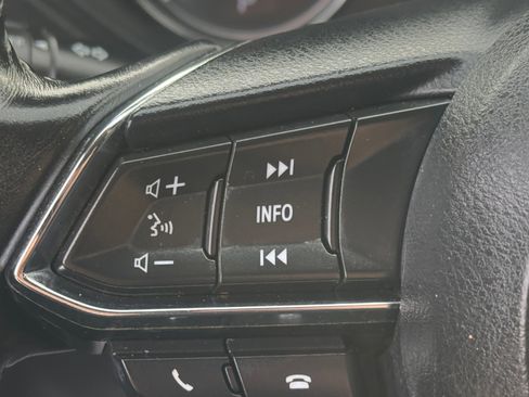 Used 2019 MAZDA CX-5 Touring image 18