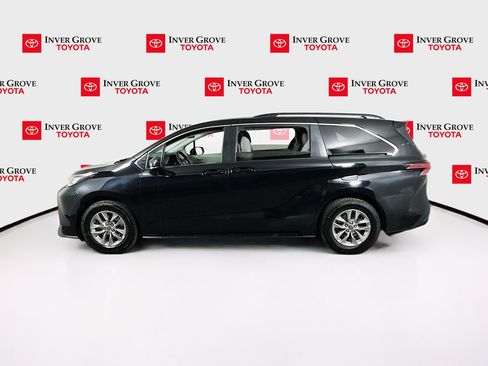 Used 2022 Toyota Sienna LE AWD/4WD image 7