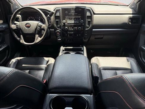 Used 2021 Nissan Titan PRO-4X w/ Pro-4x Convenience Package AWD/4WD image 16