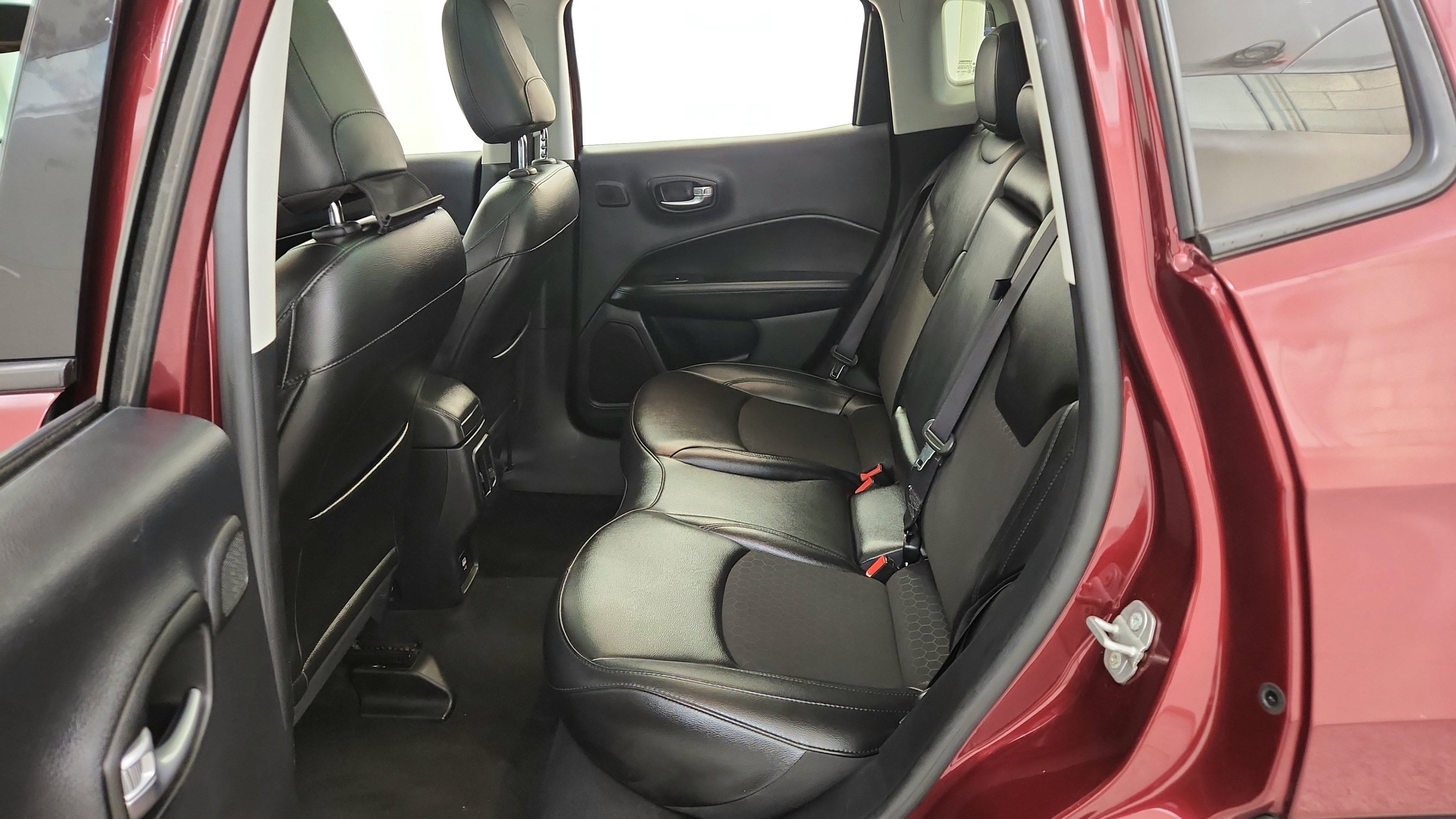 Used 2021 Jeep Compass Latitude w/ Sun and Sound Group FWD image 27