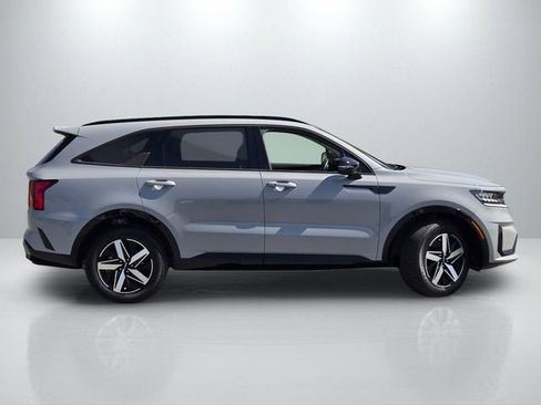 Used 2023 Kia Sorento EX w/ Panoramic Sunroof Package FWD image 3