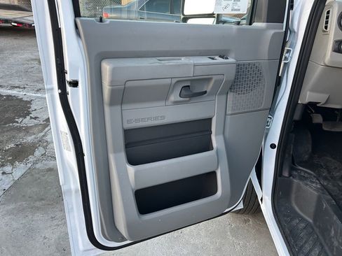 New 2026 Ford E-350 and Econoline 350 Super Duty RWD image 13