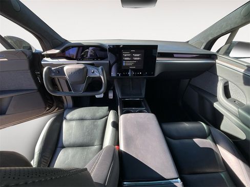 Used 2023 Tesla Model X image 10