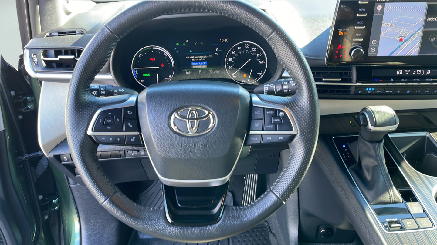 Certified 2023 Toyota Sienna Limited AWD/4WD image 9