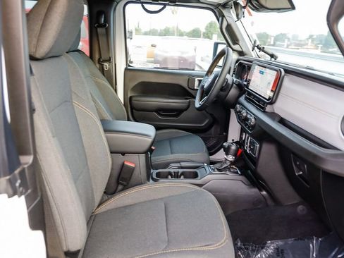 Used 2025 Jeep Wrangler Sport AWD/4WD image 21