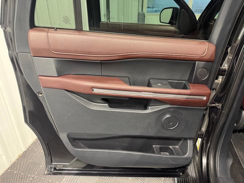 Used 2022 Ford Expedition Max Limited image 15