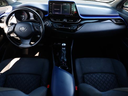 Used 2020 Toyota C-HR XLE image 21