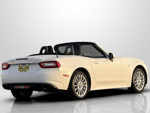 Used 2017 FIAT 124 Spider Classica image 6