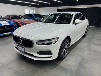 Used 2019 Volvo S90 T6 Momentum w/ Protection Package image 1