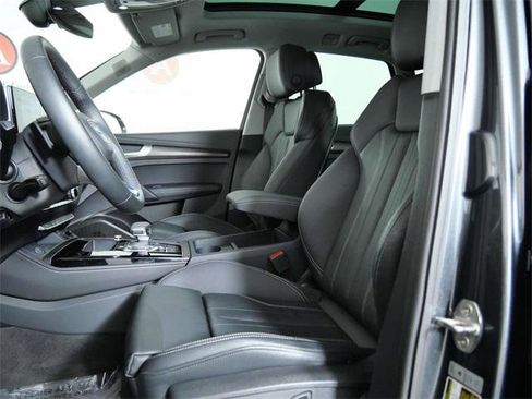 Used 2025 Audi Q5 2.0T Premium Plus w/ Premium Plus Package image 17