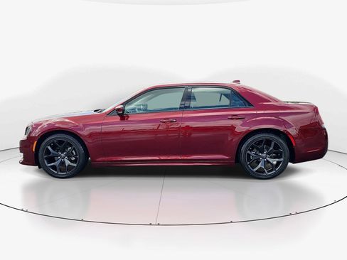 Used 2022 Chrysler 300 Touring L w/ Comfort Group RWD image 6