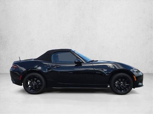 Used 2022 MAZDA MX-5 Miata Sport RWD image 4