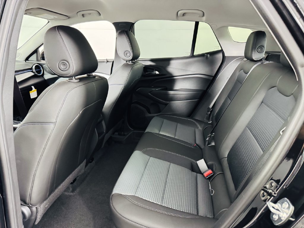 Used 2026 Chevrolet Trax LT FWD image 19