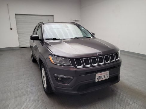Used 2018 Jeep Compass Latitude FWD image 14