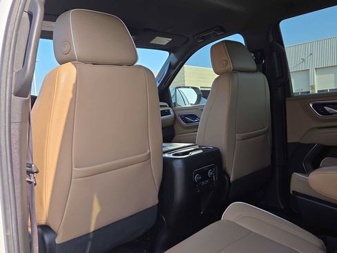 Used 2023 Chevrolet Tahoe Premier AWD/4WD image 16