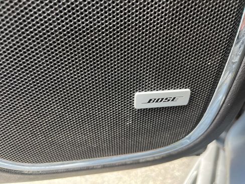 Used 2015 Chevrolet Suburban LT image 17