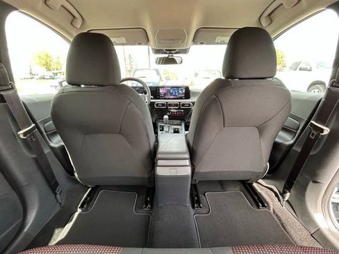 New 2026 Nissan Sentra SR FWD image 34