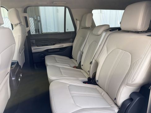 Certified 2024 Ford Expedition Max Platinum image 32