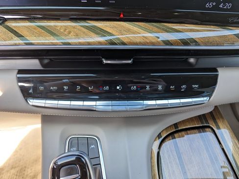 Used 2022 Cadillac Escalade Premium Luxury Platinum AWD/4WD image 23