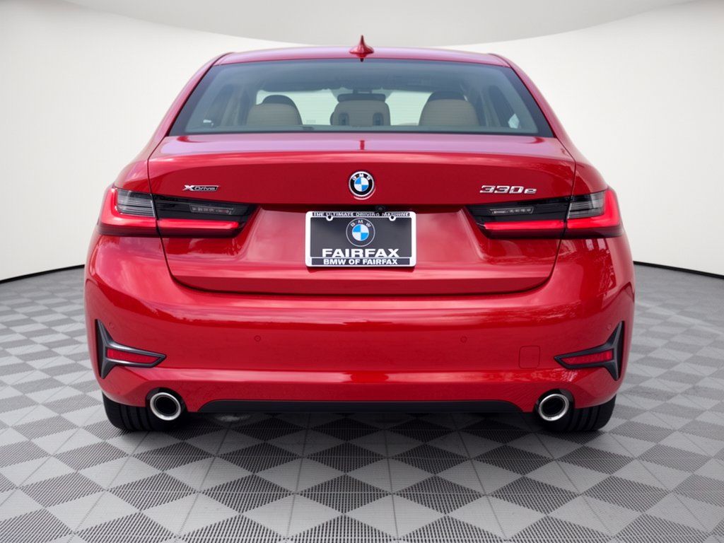 Used 2022 BMW 330e xDrive w/ Premium Package AWD/4WD image 11