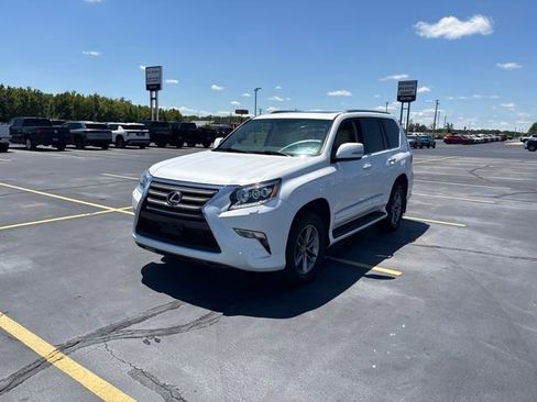 Used 2017 Lexus GX 460 Premium w/ Premium Package AWD/4WD image 4