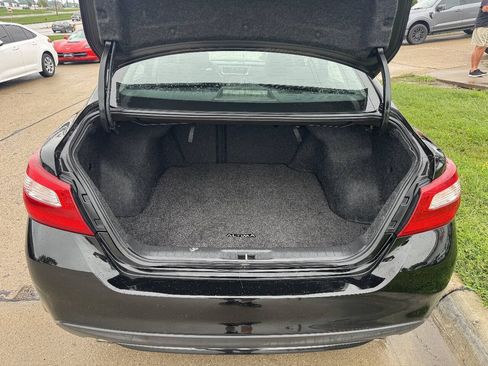 Used 2016 Nissan Altima 2.5 SL w/ Moonroof Package FWD image 9