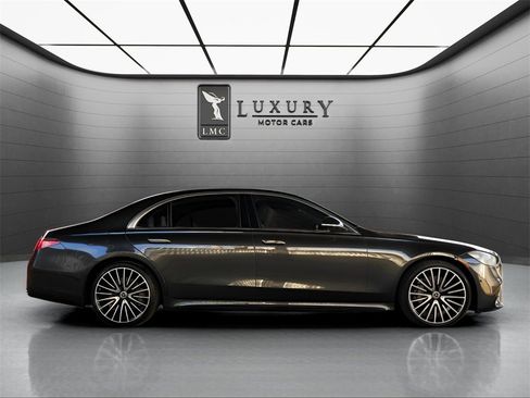Used 2022 Mercedes-Benz S 580 4MATIC Sedan image 3