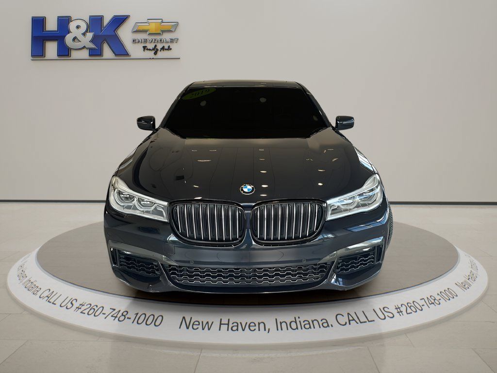 Used 2019 BMW 750i xDrive w/ M Sport Package AWD/4WD image 2