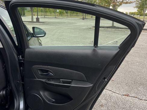 Used 2013 Chevrolet Cruze LT image 12