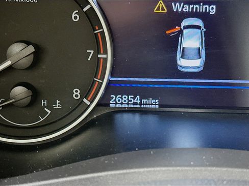 Used 2024 Nissan Altima 2.5 SV FWD image 19