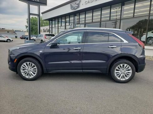 Used 2024 Cadillac XT4 Luxury w/ Cold Weather Package AWD/4WD image 7