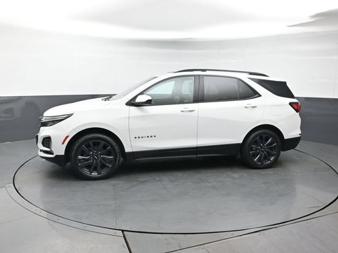 Used 2022 Chevrolet Equinox RS w/ LPO, Cargo Package AWD/4WD image 2