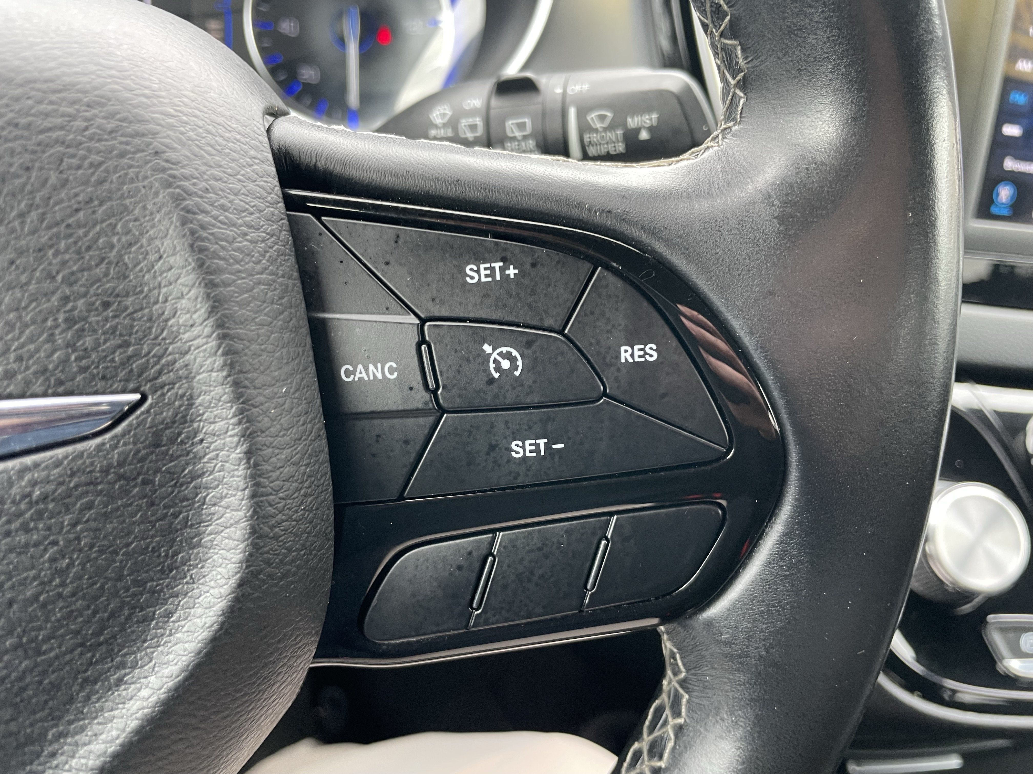 Used 2018 Chrysler Pacifica Touring Plus w/ S Appearance Package FWD image 16