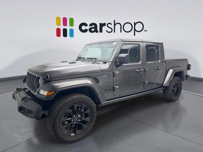Used 2025 Jeep Gladiator Sport