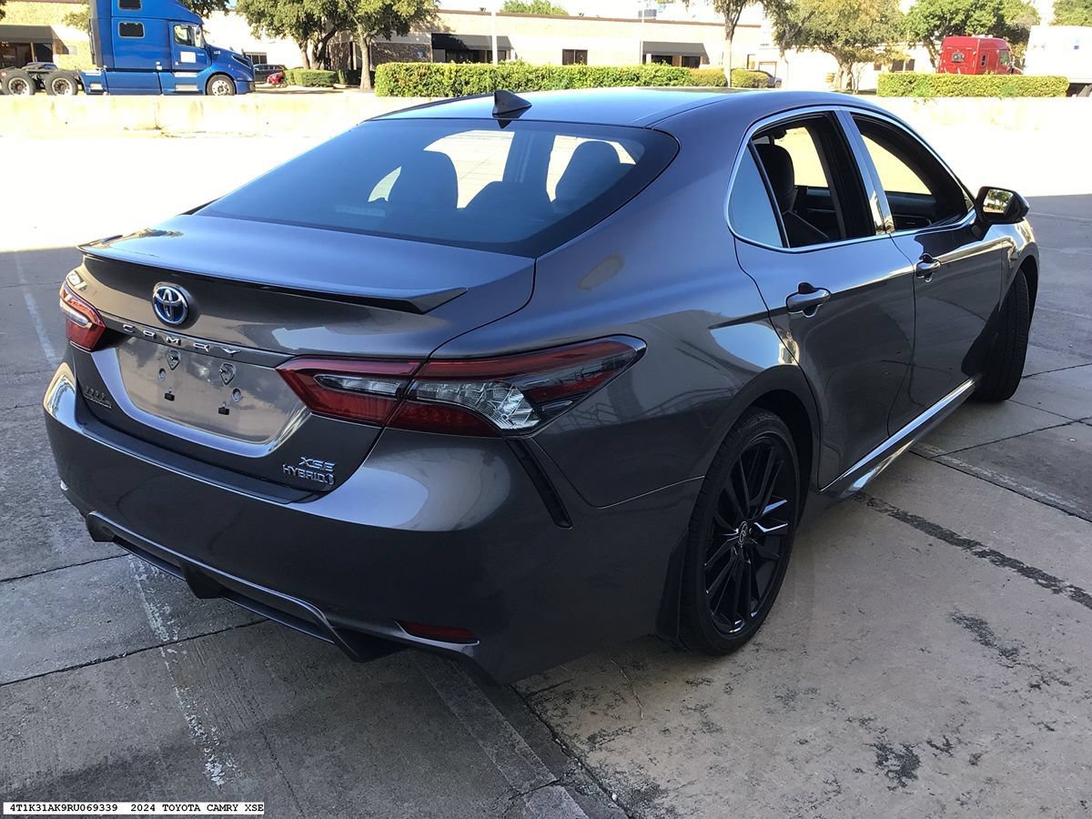Used 2024 Toyota Camry XSE w/ Cold Weather Package FWD image 5