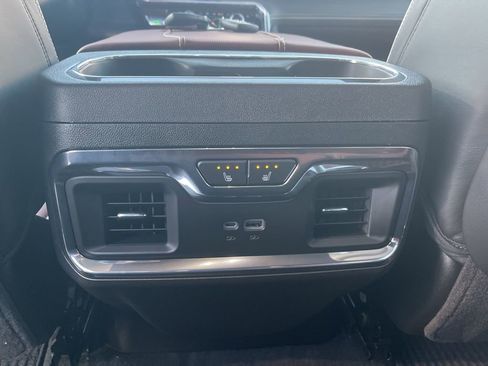 New 2026 GMC Sierra 1500 Denali Ultimate w/ LPO, Black Badging Package image 15