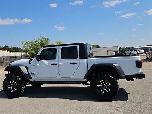Used 2024 Jeep Gladiator Mojave w/ Technology Group AWD/4WD image 2