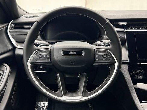 New 2025 Jeep Grand Cherokee Laredo X image 25