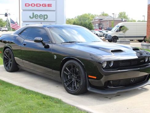 Used 2023 Dodge Challenger SRT Hellcat w/ Driver Convenience Group RWD image 3