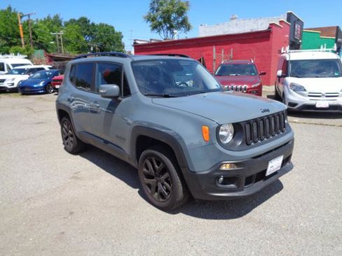 Used 2017 Jeep Renegade Altitude AWD/4WD image 1