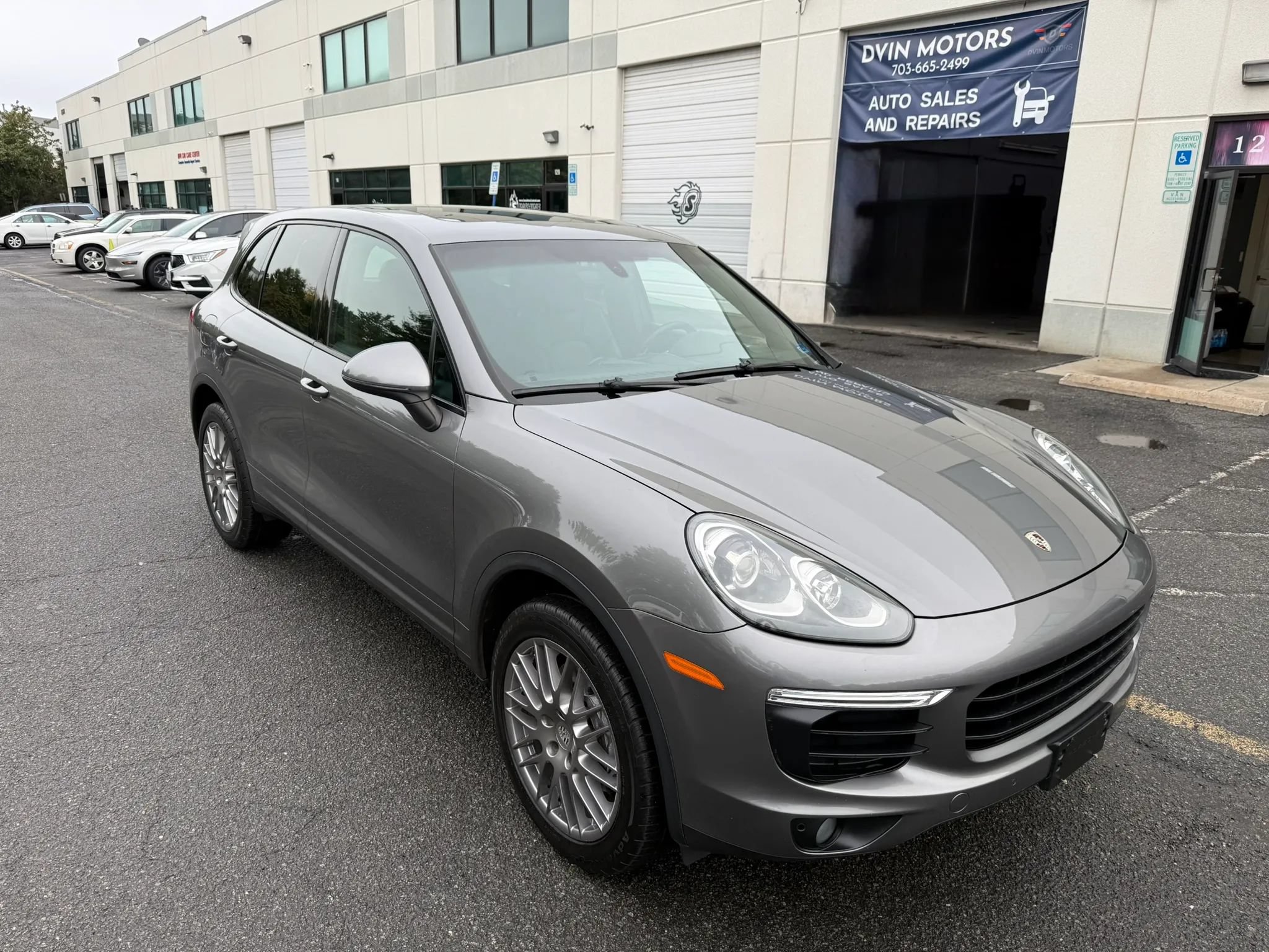 Used 2016 Porsche Cayenne AWD/4WD image 16