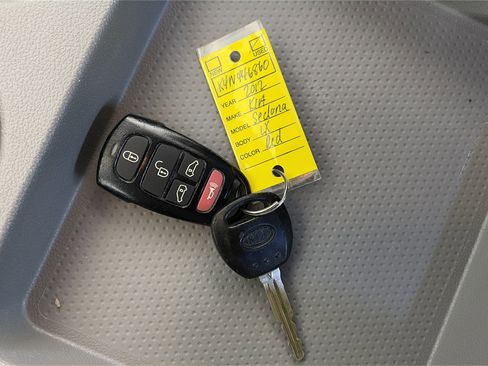 Used 2012 Kia Sedona LX w/ PWR Pkg image 31