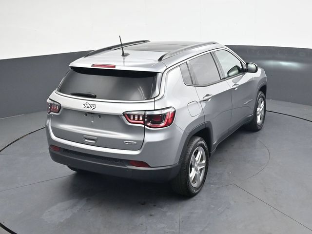 Used 2023 Jeep Compass Latitude w/ Sun and Sound Group AWD/4WD image 25