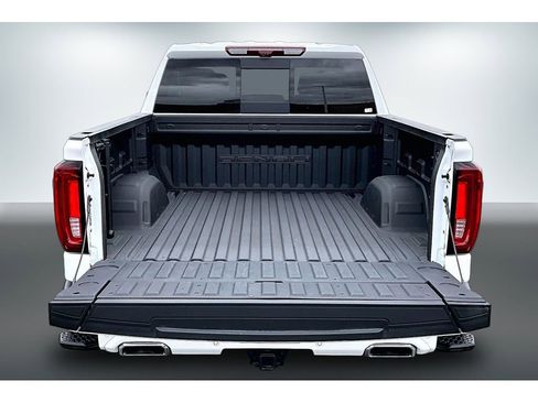 Used 2023 GMC Sierra 1500 Denali w/ Technology Package AWD/4WD image 7