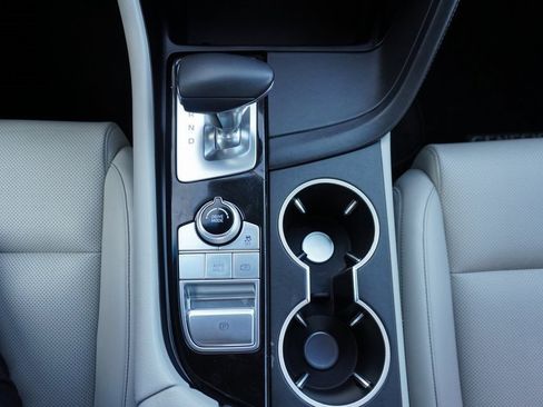 Used 2023 Genesis G70 2.0T image 16