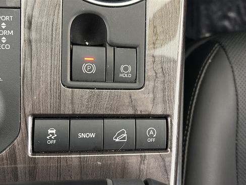 Used 2021 Toyota Highlander Limited AWD/4WD image 27