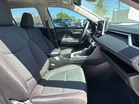 Used 2024 Toyota RAV4 XLE image 31