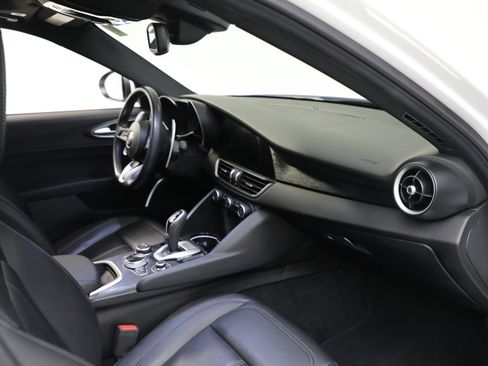 Used 2022 Alfa Romeo Giulia Sprint image 17